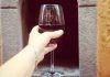 Las “ventanas del vino”, populares durante la peste bubónica, hoy se ponen de moda con el coronavirus