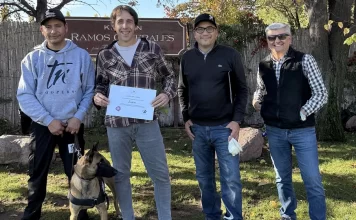 Narices de élite en Mendoza: los perros que protegen la pureza del vino visitan bodegas locales