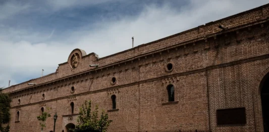 Bodegas Caro recibe a Plataforma Cultural Obra Pública con la muestra “La Mirada de Sergio Sergi”