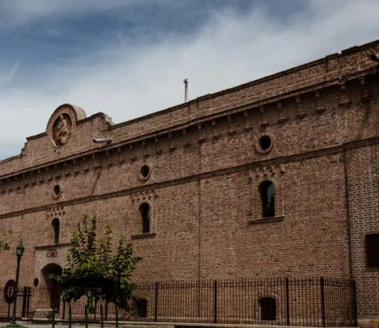 Bodegas Caro recibe a Plataforma Cultural Obra Pública con la muestra “La Mirada de Sergio Sergi”